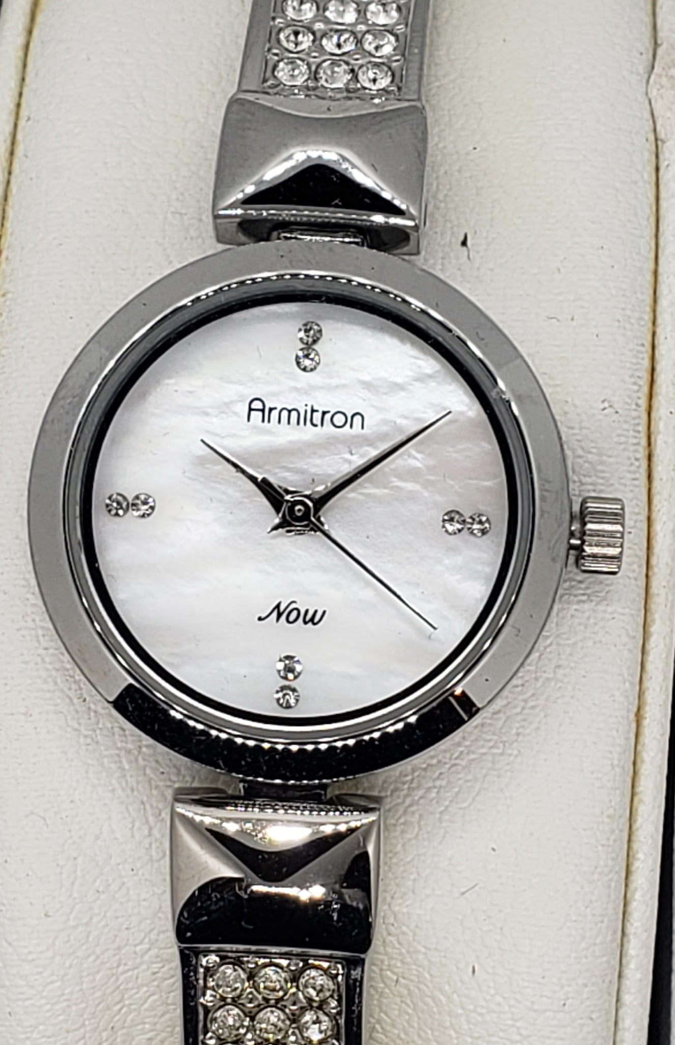 Ladies' Armitron Y121E 75/5157SV