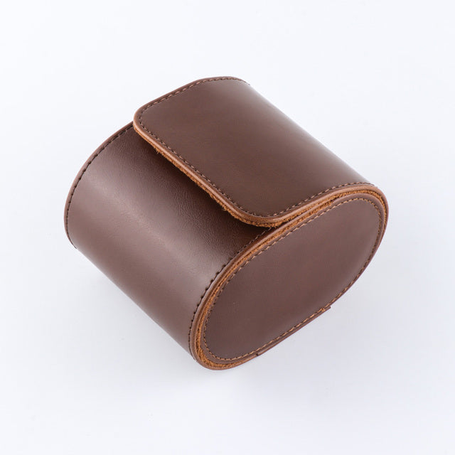 SINGLE SLOT BROWN LEATHER WATCH ROLL TRAVEL CASE.