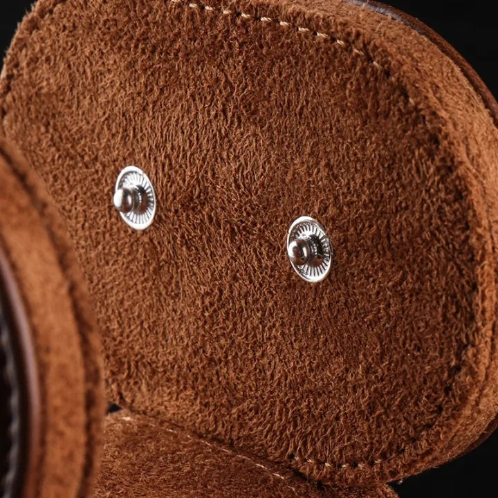 SINGLE SLOT BROWN LEATHER WATCH ROLL TRAVEL CASE.